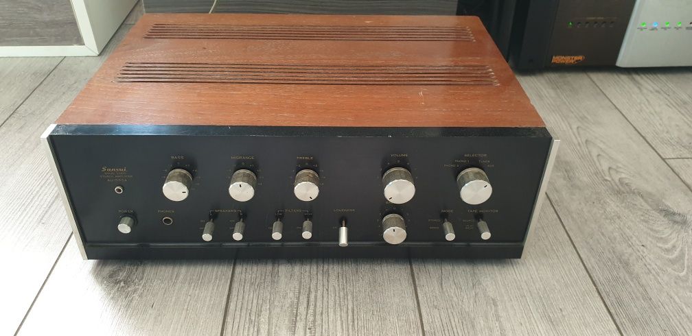 Wzmacniacz Sansui AU-555A