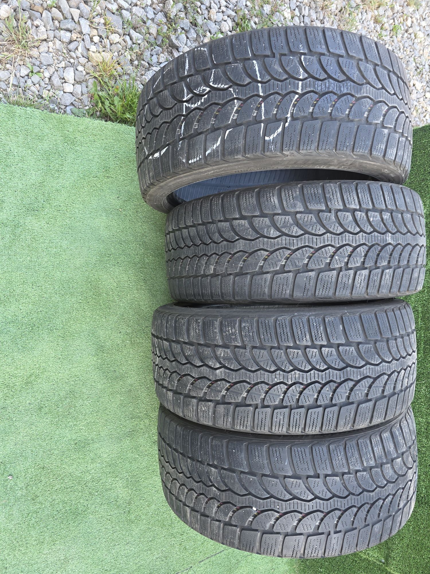 Sprzedam opony zimowe Bridgestone  225/40R18