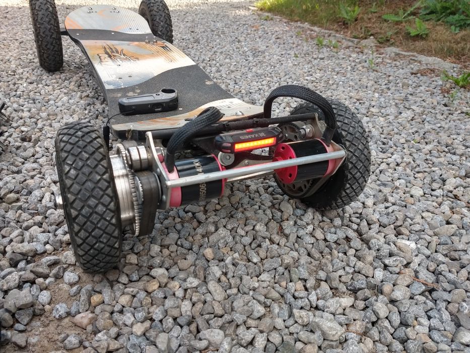 Terenowa deskorolka elektryczna, mountainboard.
