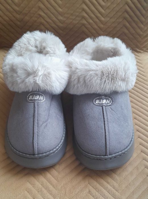 Ciepłe pluszowe kapcie domowe damskie/męskie r. 42