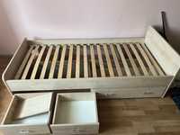 Drewniane łóżko - sprawne