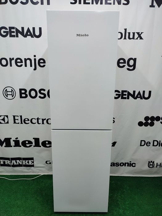 Двокамерний холодильник Miele KFN 29142 D ws