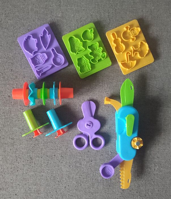 Hasbro Play Dog zestaw do ciastoliny scyzoryk