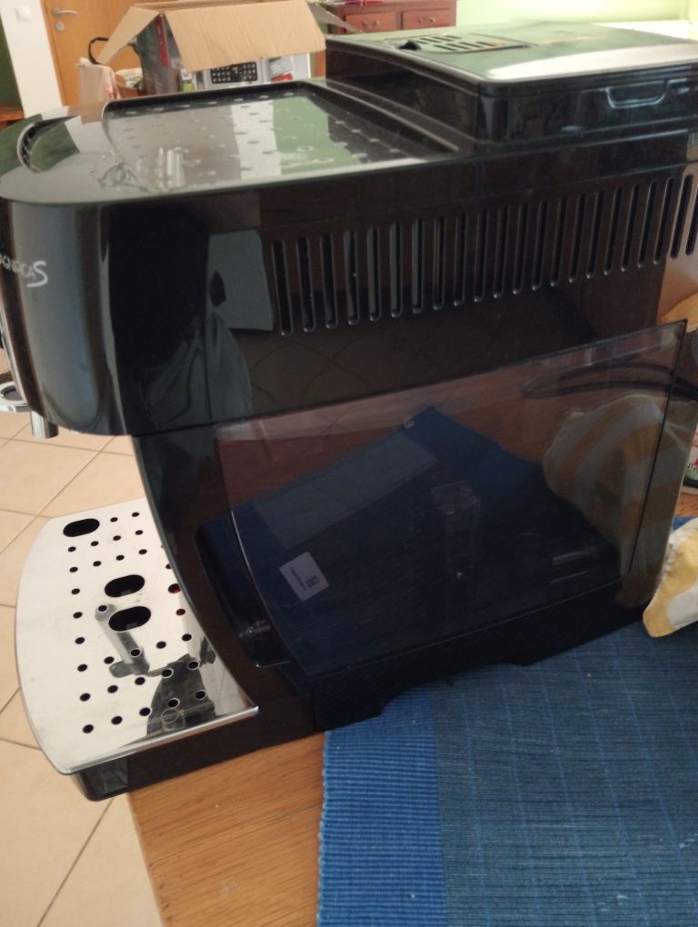 Máquina Café Delonghi Magnífica S