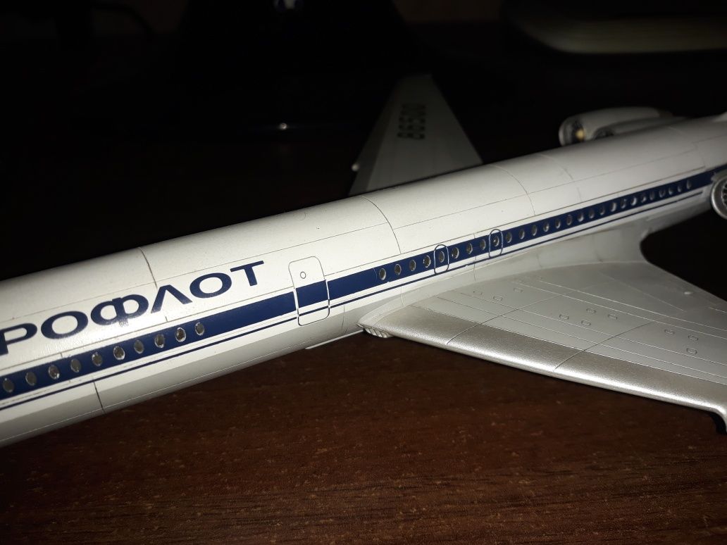 Модель самолёта Ил-62 в 1:144 масштабе