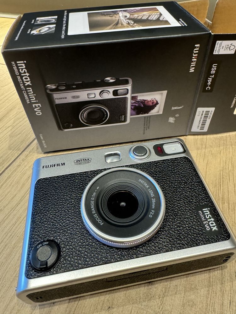 Instax Mini Evo как новый + картридж