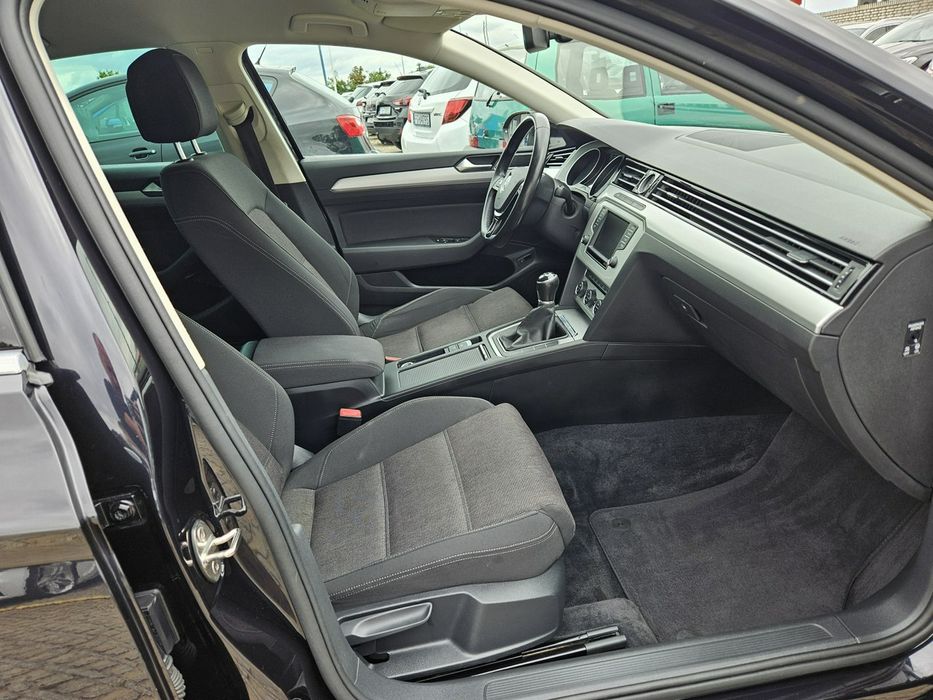 Volkswagen Passat 1,4 Benzyna 125KM R-LINE