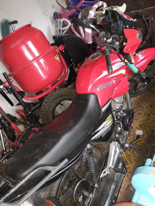 Продам мотоцикл Спарк 200
