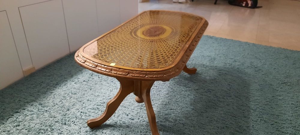 Rattan, mesa madeira e vidro