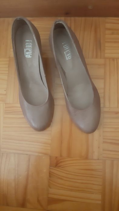Sapatos bege Foreva