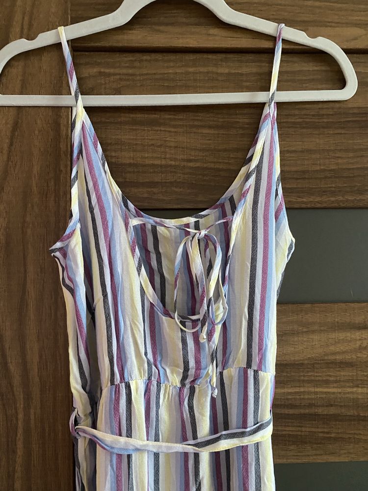 letnia sukienka maxi w paski marki coalition
