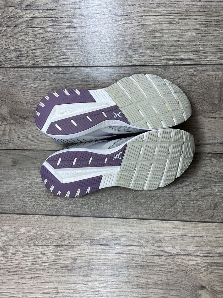 Оригінальні кросівки для бігу Brooks Krevital 2 42 розмір 27 см
