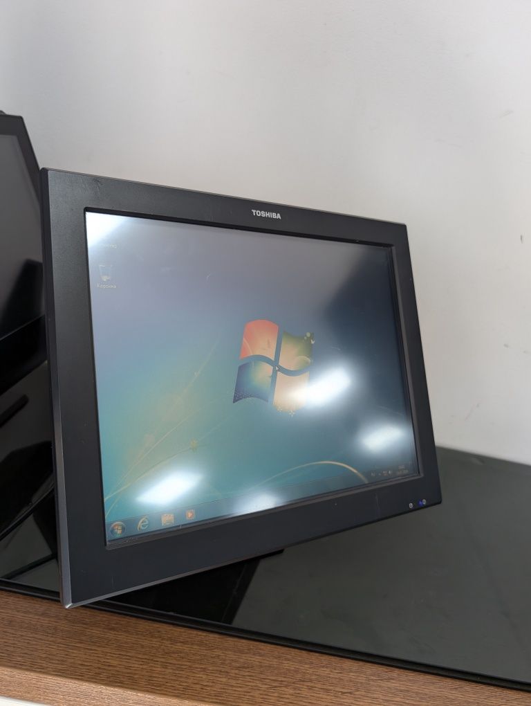 Toshiba ST-A20-T5GK-QM-R є POS (сенсорний моноблок)