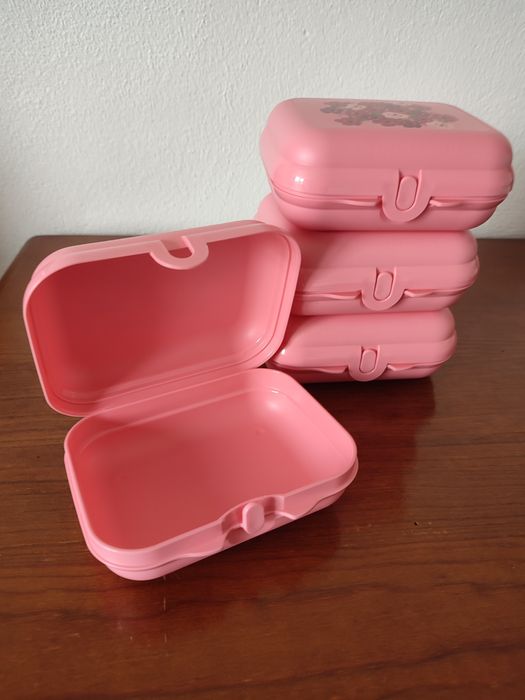Quatro ostras Outubro Rosa - Tupperware