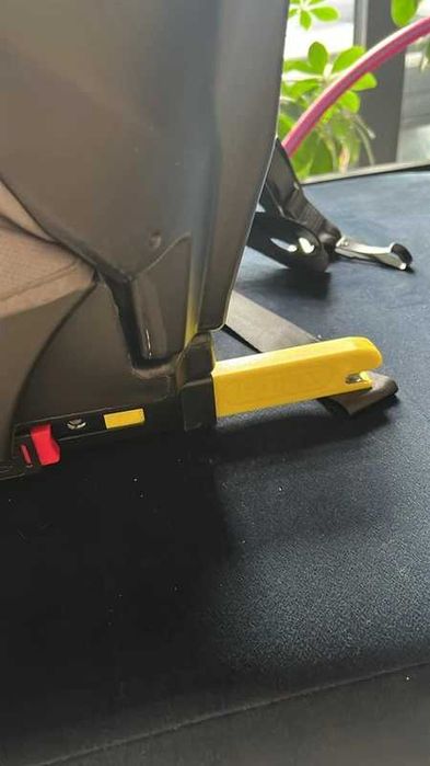Fotelik samochodowy szary Comfort Med isofix dla dzieci