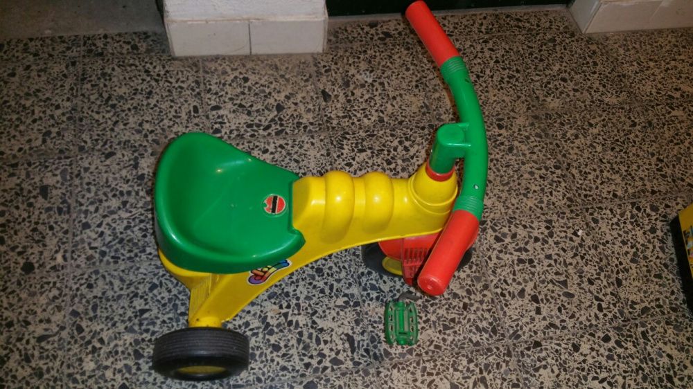 Triciclo para crianças