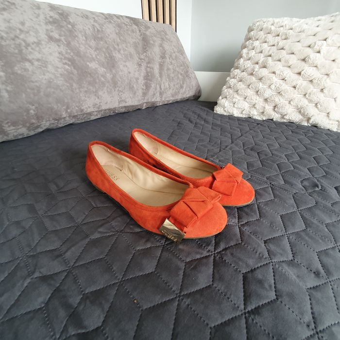 Zamszowe baleriny Guess