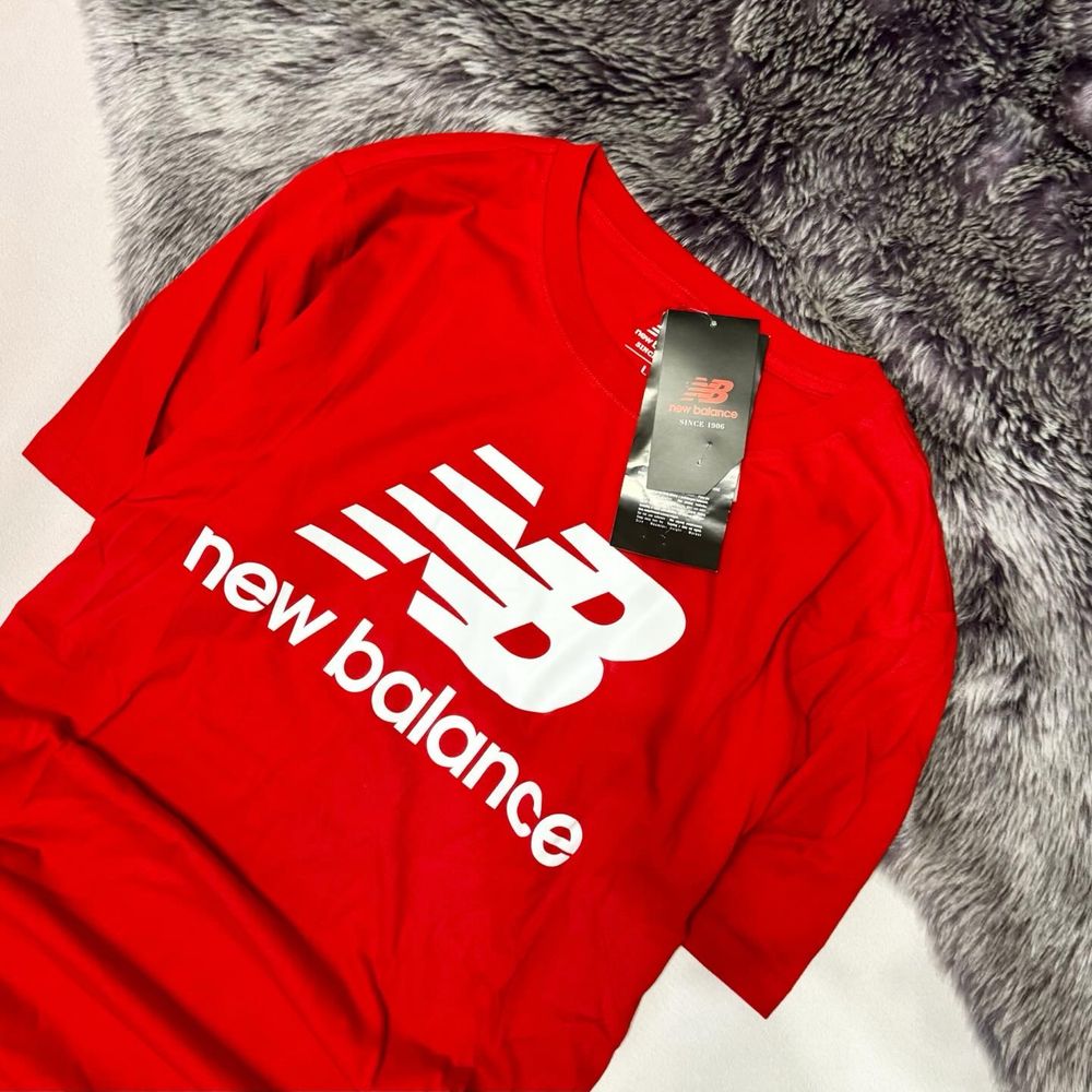 Нова футболка New Balance Big Logo червона з білим С М і Л розмір