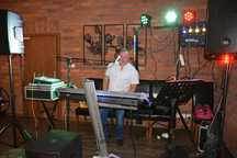 DJ wokalista, wodzirej. Zespół muzyczny. Oprawa muzyczna