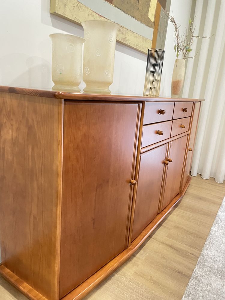 Vende-se Conjunto de Móveis de Sala de Estar e Jantar – Madeira Nobre