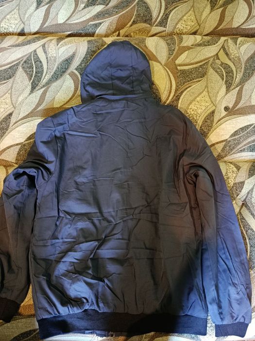 Курточка чоловіча