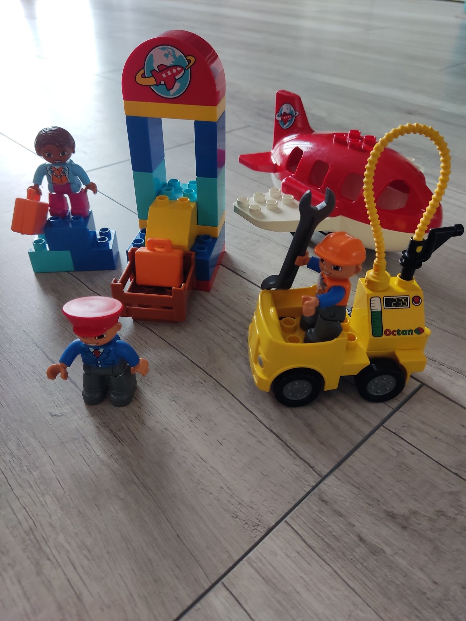 LEGO Duplo Lotnisko 10590