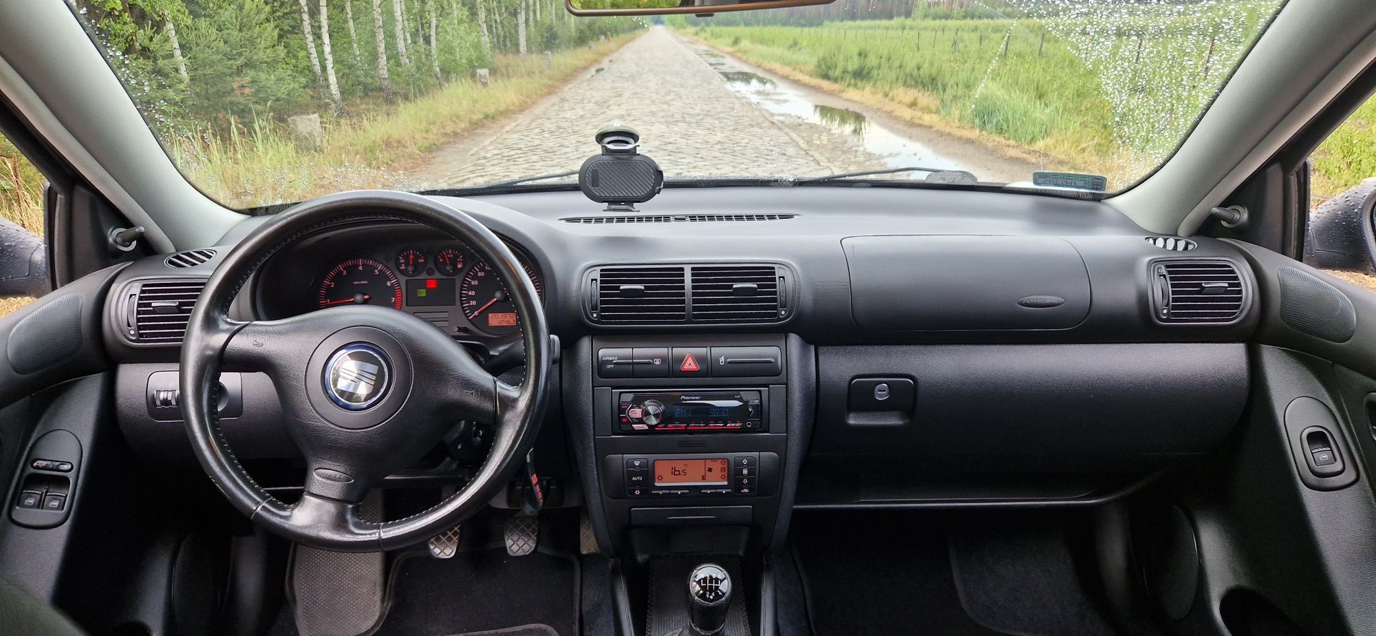 Seat Leon 1.6 MPi 105KM 2005r