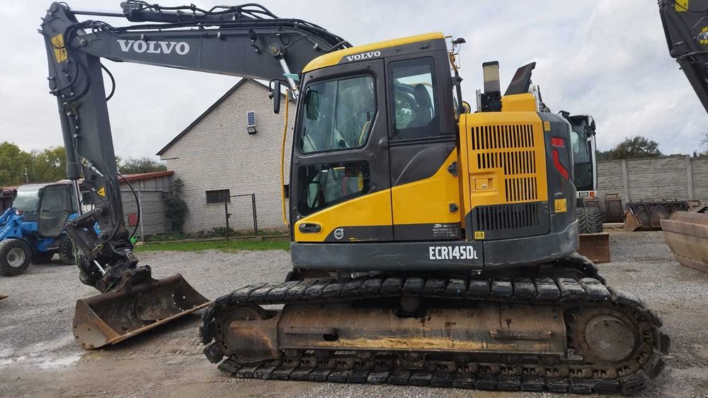 Wynajem Koparek gąsienicowych 8-15T z operatorem lub bez