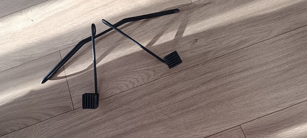 Wieszak samochodowy na ubranie
Wieszak na garnitur
Wieszak na koszule