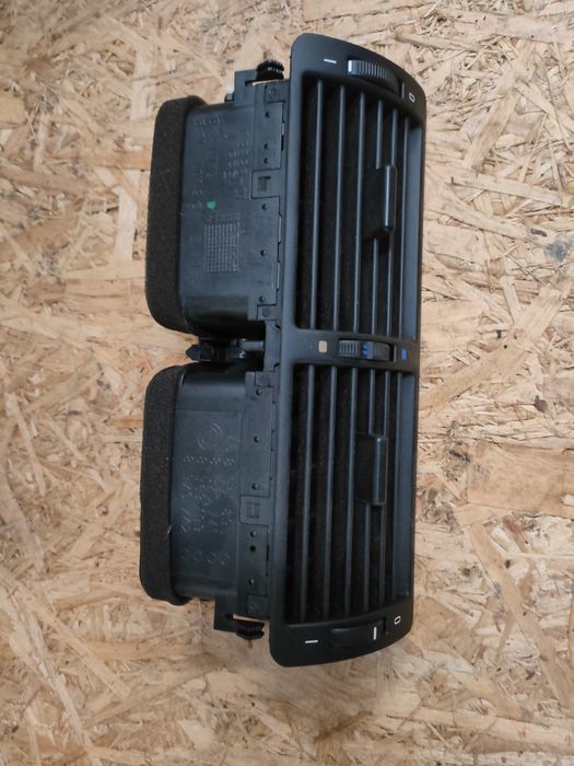 BMW E39 kratka nawiewu środkowa