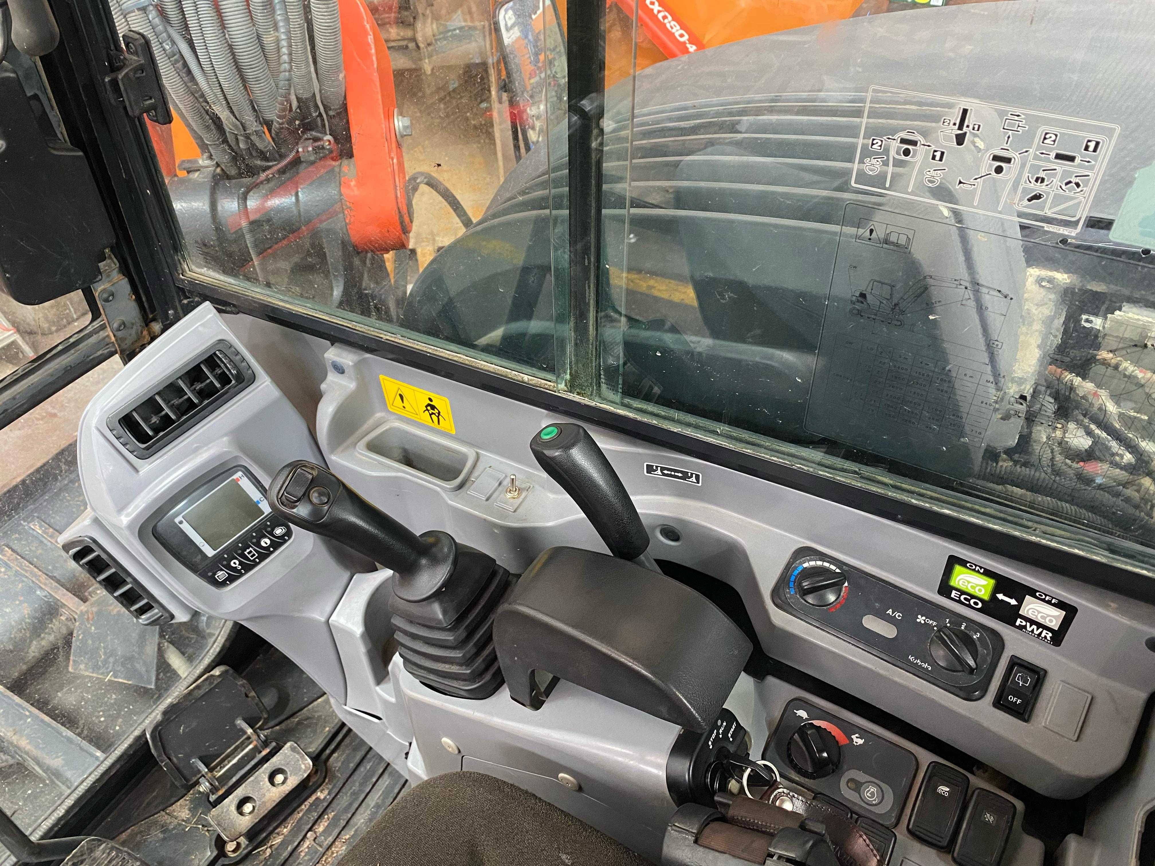 Mini Escavadora Kubota KX080-4