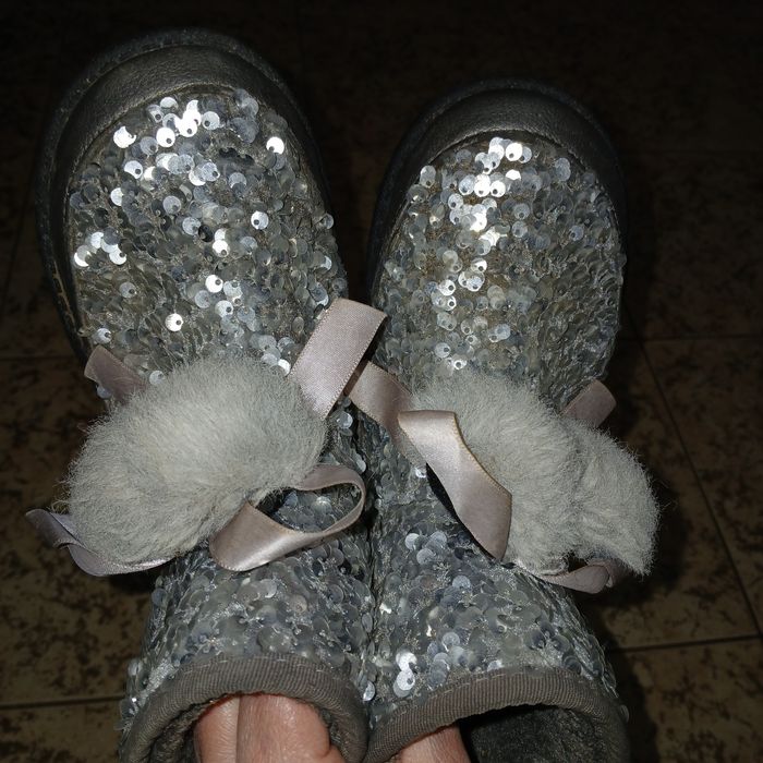Угі угги с пайетками сапоги теплые р-р 35, стелька 22.5 см