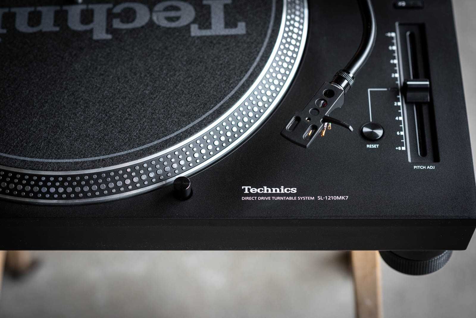 Technics SL-1210MK7
