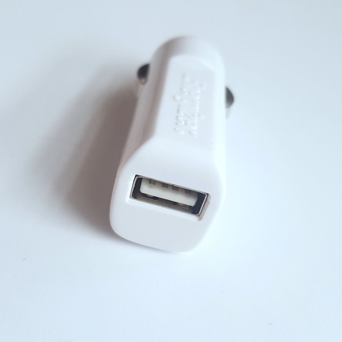 Ładowarka samochodowa USB firmy Energizer w kolorze białym 5V 1A