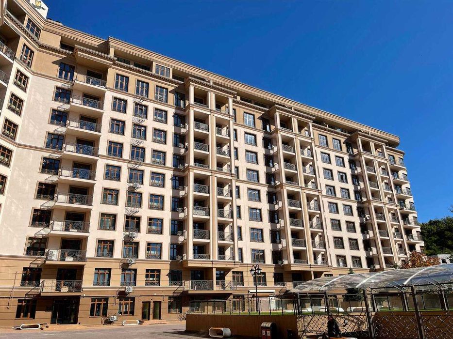 Косметологічна клініка з меблями на Печерську в ЖК KADORR