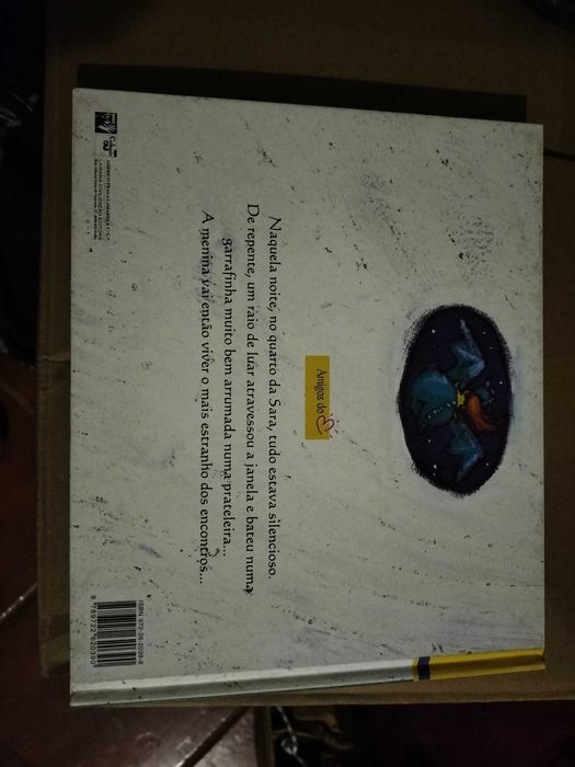 Livro infantil O pequeno dragão d' água em ótimo estado