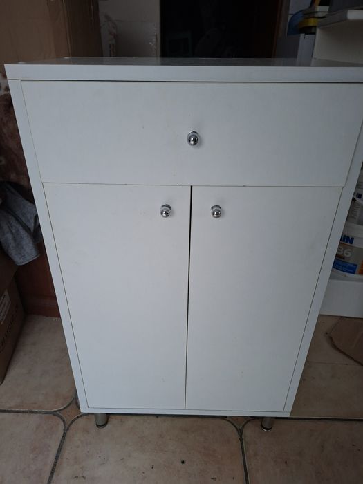 Szafka łazienkowa stojąca około 85 cm