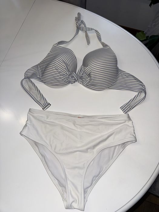 Biało- niebieski strój kąpielowy h&m 90C