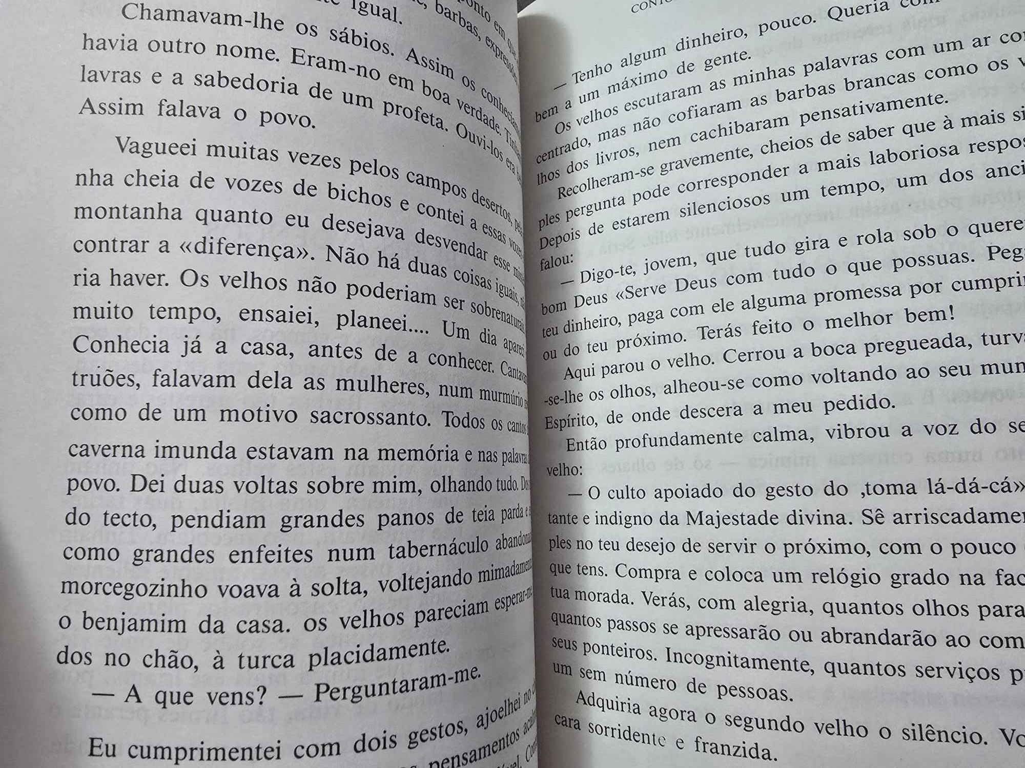 Contos sem Tempo e sem Espaço - Maria Adelaide Queiroz