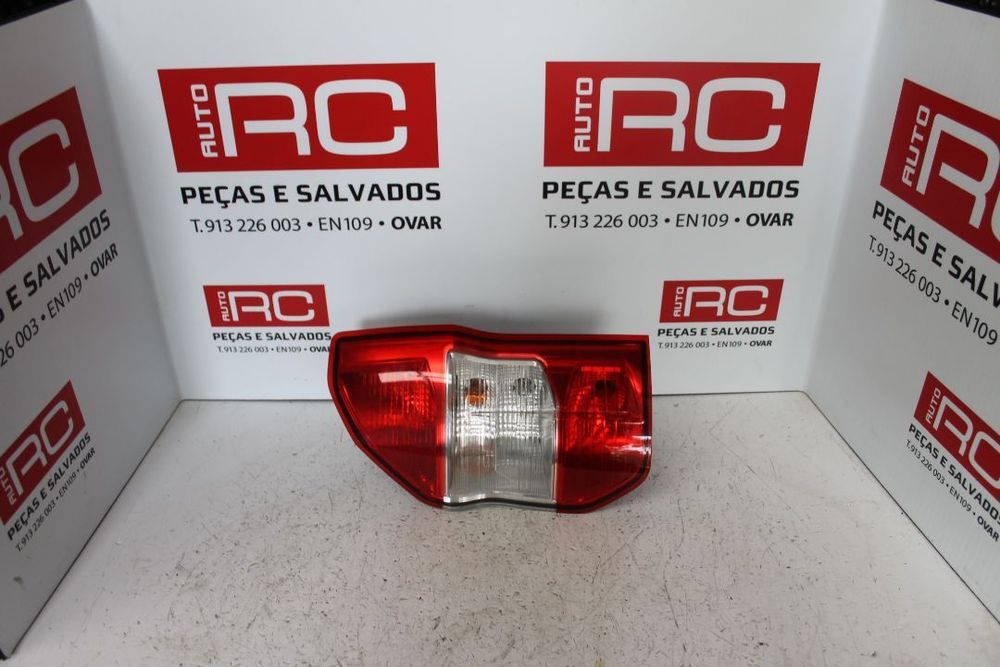 Farolim Ford Courier