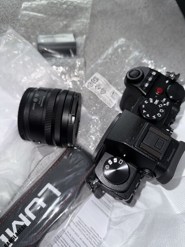 Panasonic Lumix DC-S5DN + об'єктив 18-40mm | НОВА | 4K