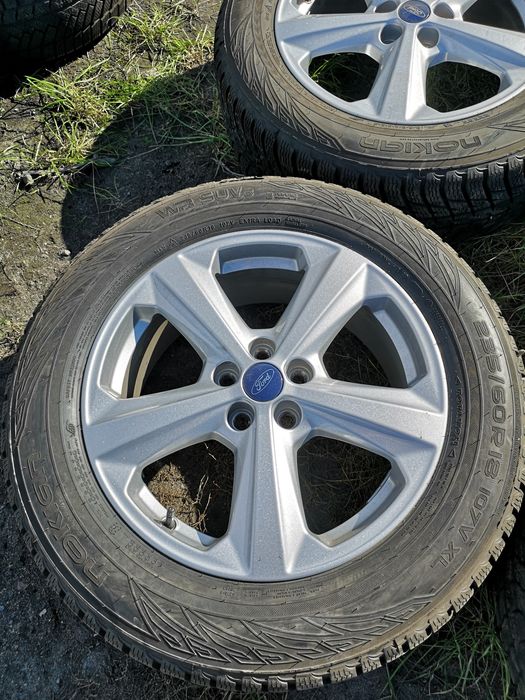 Komplet kół zimowych 5x108 Ford Volvo 235/60/18 Nokian