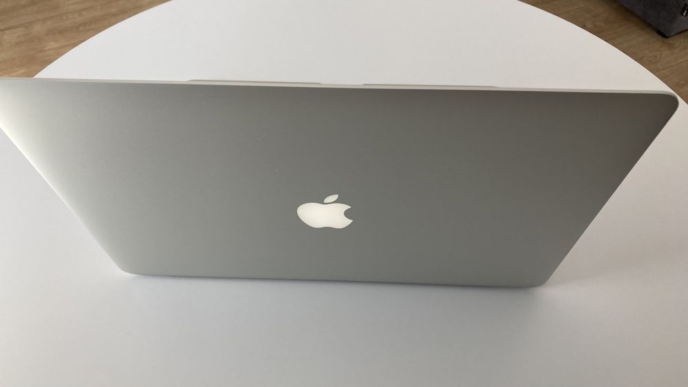 MacBook Pro 15 retina display