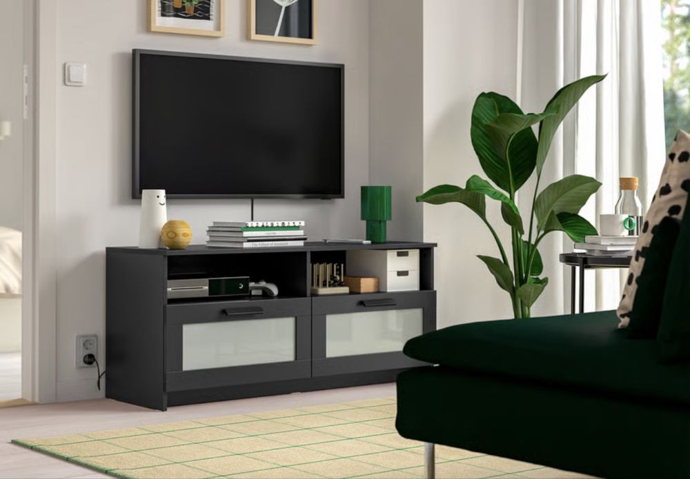 Móvel de TV IKEA Preto com Vidro Fosco – 120 cm