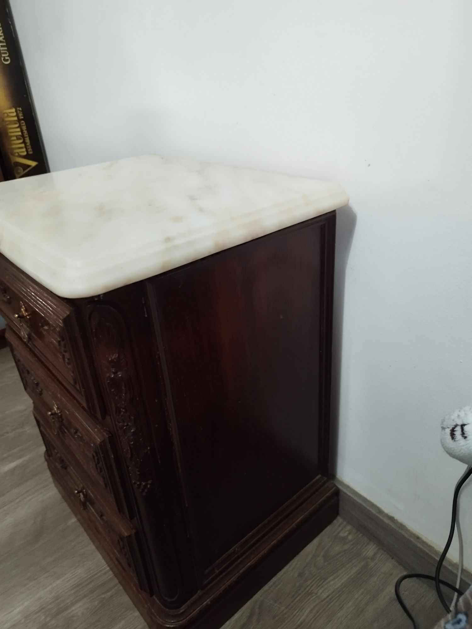 2 Mesa de cabeceira antigas