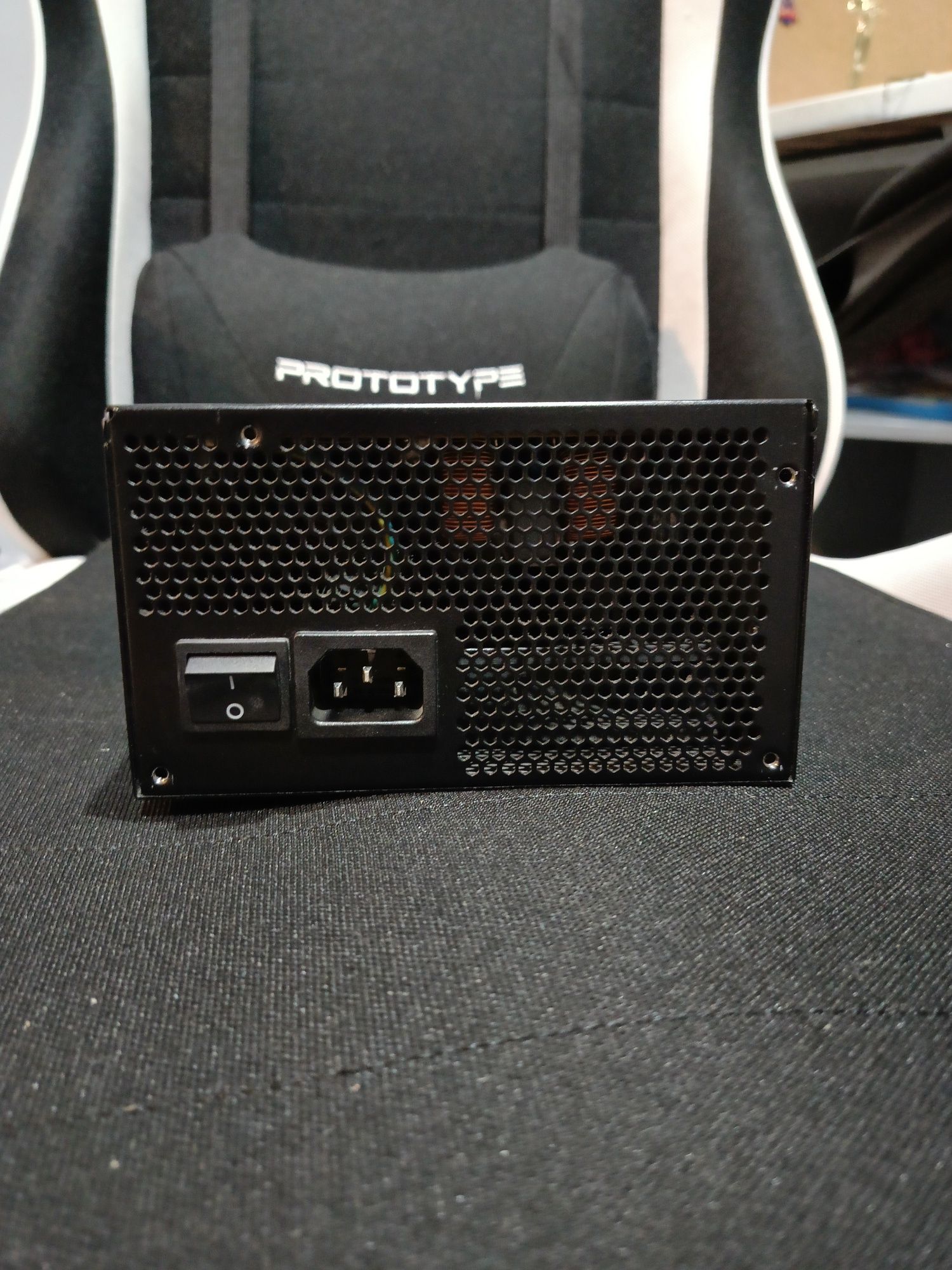 Zasilacz ZT Series 650W + okablowanie