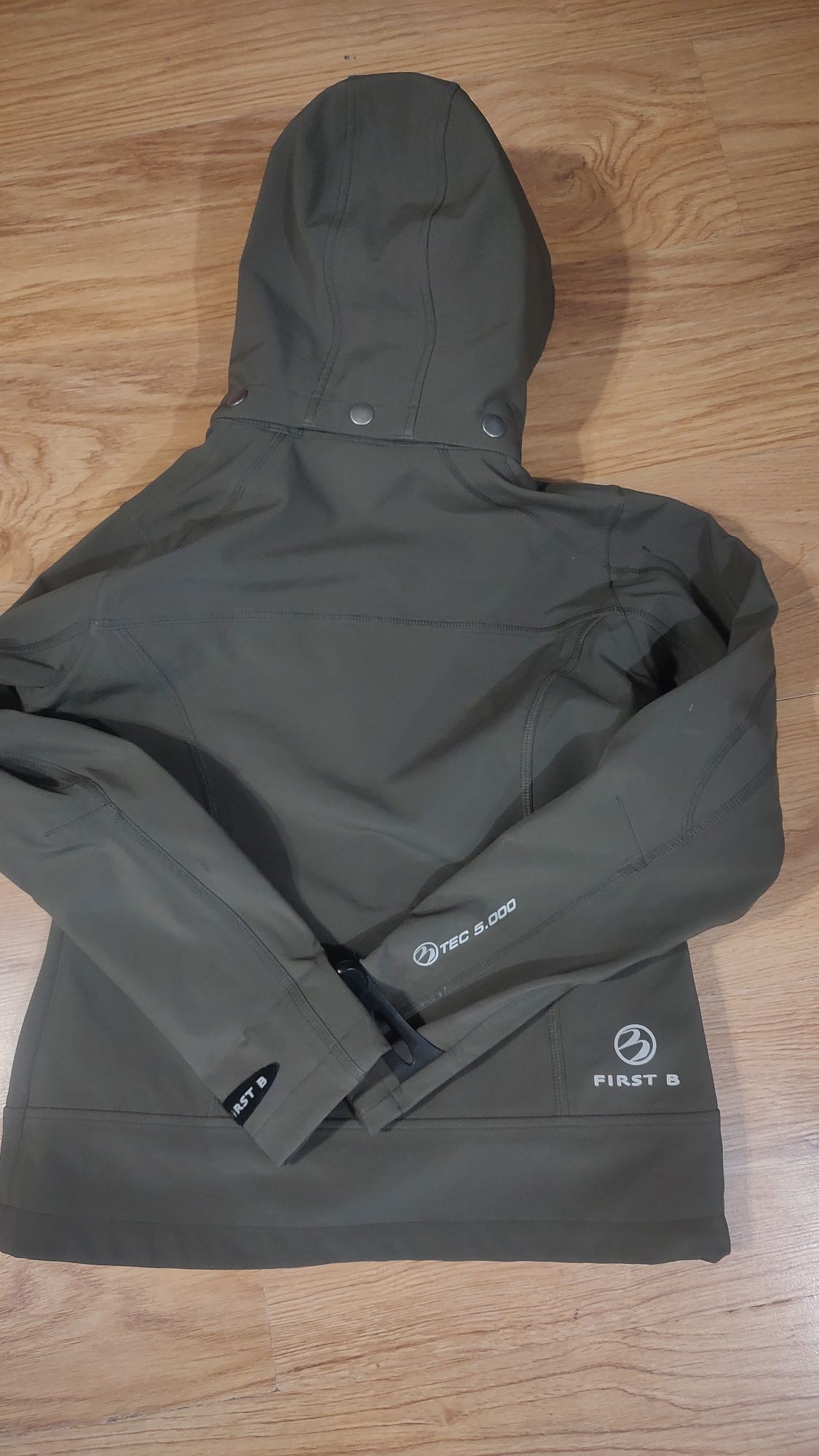 Kurtka typu Softshell.