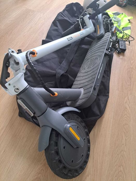 Trotinete elétrica Olsson DGT 400W 36V 10000 mAh 38 km de autonomia