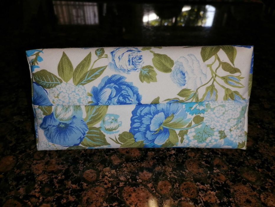 Bolsa necessaire estampado florido