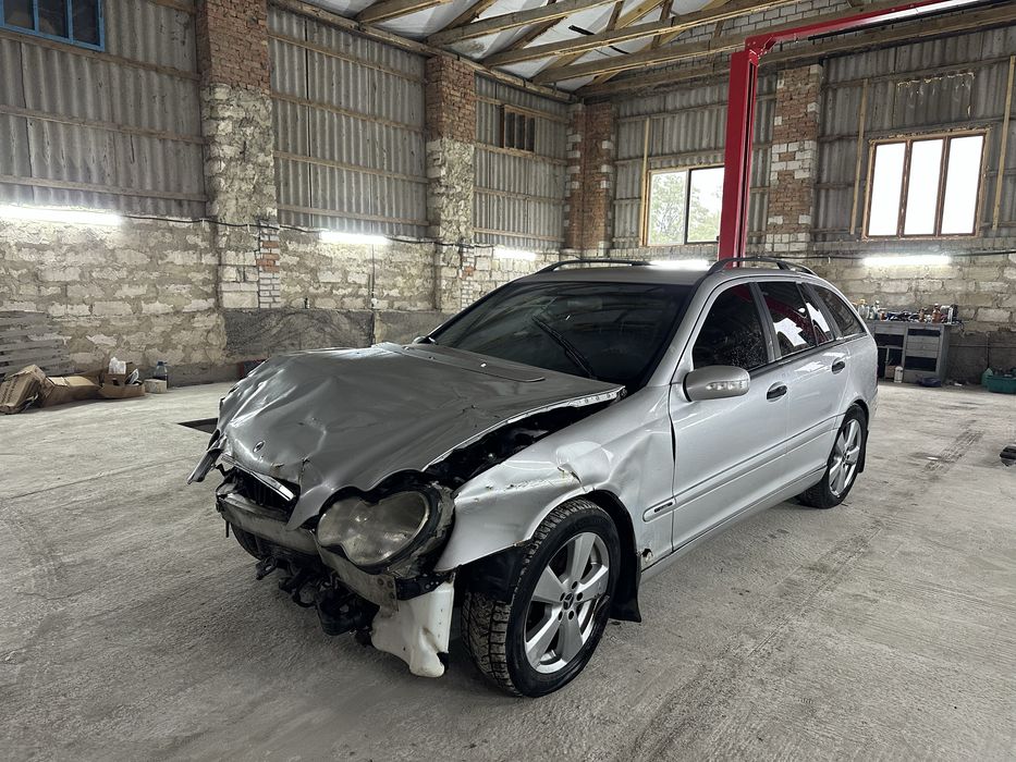 Mercedes c203 22. Cdi мех 6 після дтп